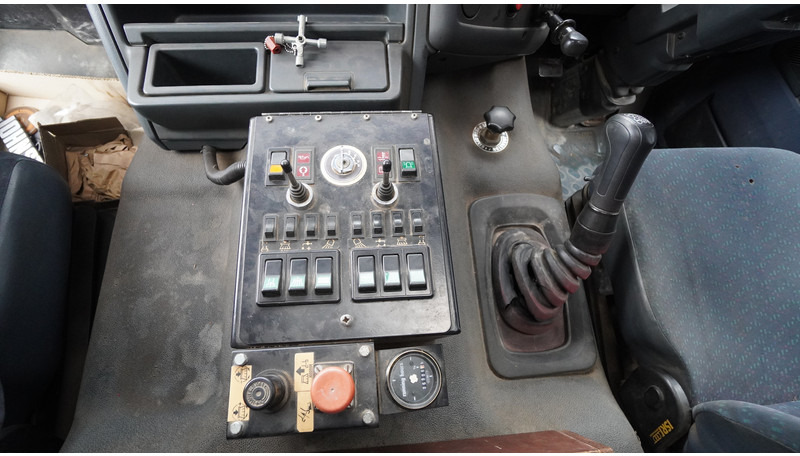 DAF 65.180 ATI STREET SWEPER RH DRIVE MANUAL GARBOX 96.000KM - Возило за метење: слика 5 DAF 65.180 ATI STREET SWEPER RH DRIVE MANUAL GARBOX 96.000KM - Возило за метење: слика 5