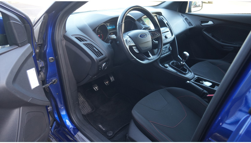 Ford Focus WAGON 1.5TDCI ST-Line - Минибус, Патничко комбе: слика 5 Ford Focus WAGON 1.5TDCI ST-Line - Минибус, Патничко комбе: слика 5