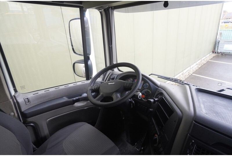 DAF XF 105.460 FT SPACECAB RETARDER PTO - Камион влекач: слика 5 DAF XF 105.460 FT SPACECAB RETARDER PTO - Камион влекач: слика 5