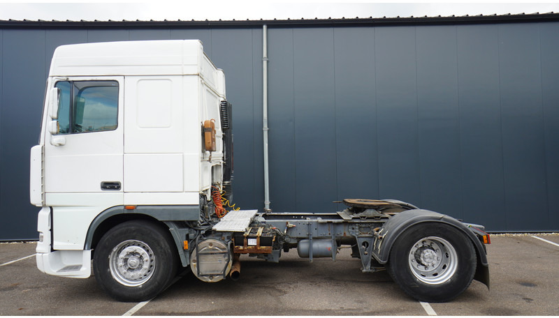 DAF XF 95.380 SC MANUAL GEARBOX - Камион влекач: слика 1 DAF XF 95.380 SC MANUAL GEARBOX - Камион влекач: слика 1