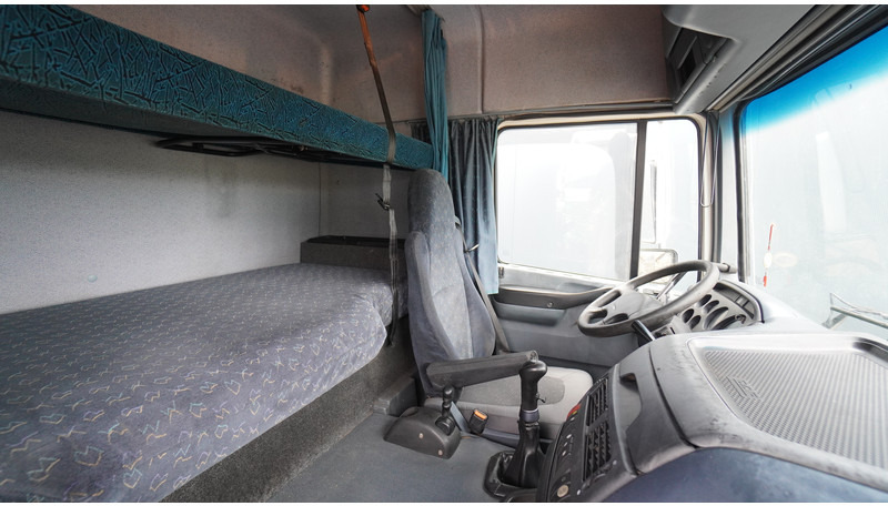 DAF XF 95.380 SC MANUAL GEARBOX - Камион влекач: слика 5 DAF XF 95.380 SC MANUAL GEARBOX - Камион влекач: слика 5