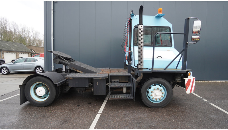 Kalmar ST 122 TERMINAL TRUCK 25 KM - Камион влекач: слика 2 Kalmar ST 122 TERMINAL TRUCK 25 KM - Камион влекач: слика 2