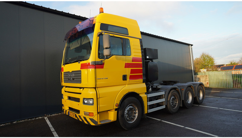MAN TGA 41.530 8X4 160 TON'S RETARDER 283.000KM - Камион влекач: слика 3 MAN TGA 41.530 8X4 160 TON'S RETARDER 283.000KM - Камион влекач: слика 3