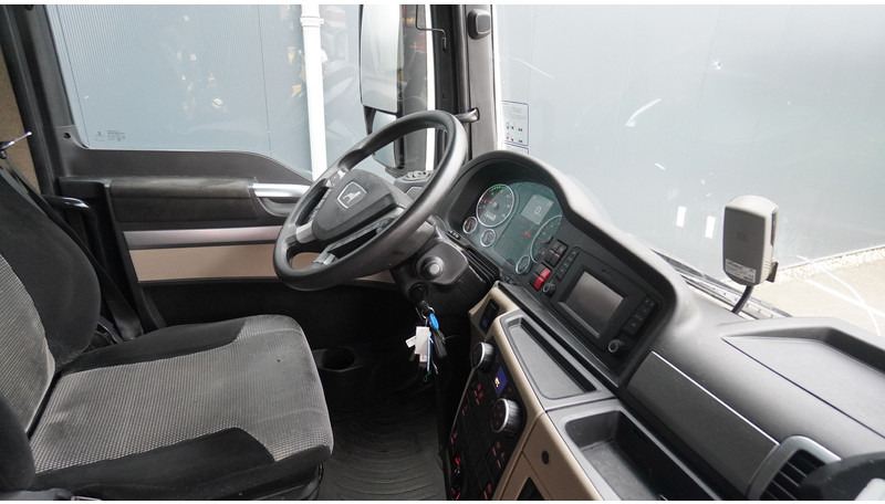 MAN TGX 18.500 XXL MEGA 701.000KM - Камион влекач: слика 5 MAN TGX 18.500 XXL MEGA 701.000KM - Камион влекач: слика 5