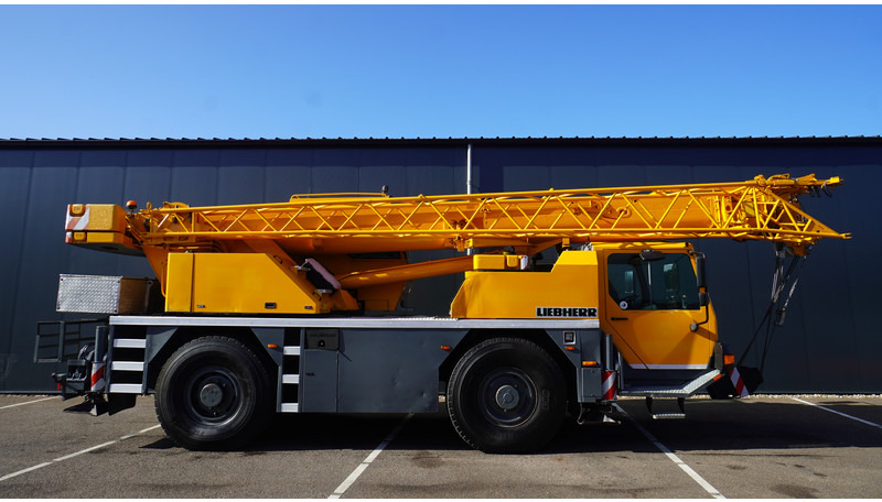 Liebherr LTM 1030-2.1 WITH JIB - Камион со кран: слика 2 Liebherr LTM 1030-2.1 WITH JIB - Камион со кран: слика 2
