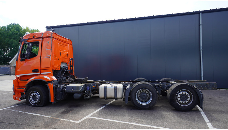 Mercedes-Benz ANTOS 2843 6x2 DAMAGED VEHICLE - Камион со кабинска шасија: слика 1 Mercedes-Benz ANTOS 2843 6x2 DAMAGED VEHICLE - Камион со кабинска шасија: слика 1