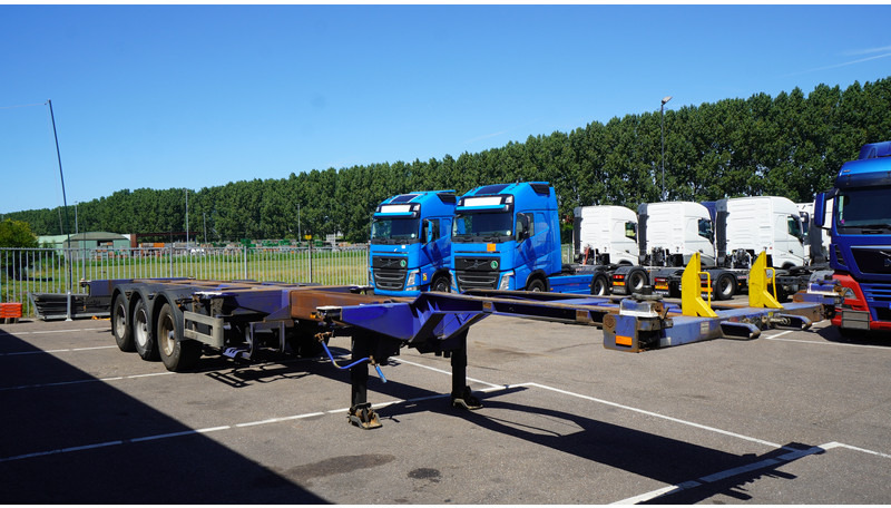 Pacton 3 AXLE CONTAINER TRANSPORT TRAILER EXTENDABLE 45 FT - Транспортер на контејнер/ Полуприколка со променливо тело: слика 3 Pacton 3 AXLE CONTAINER TRANSPORT TRAILER EXTENDABLE 45 FT - Транспортер на контејнер/ Полуприколка со променливо тело: слика 3