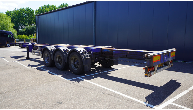 Pacton 3 AXLE MULTI CONTAINER TRANSPORT TRAILER EXTENDABLE 45 FT - Транспортер на контејнер/ Полуприколка со променливо тело: слика 4 Pacton 3 AXLE MULTI CONTAINER TRANSPORT TRAILER EXTENDABLE 45 FT - Транспортер на контејнер/ Полуприколка со променливо тело: слика 4