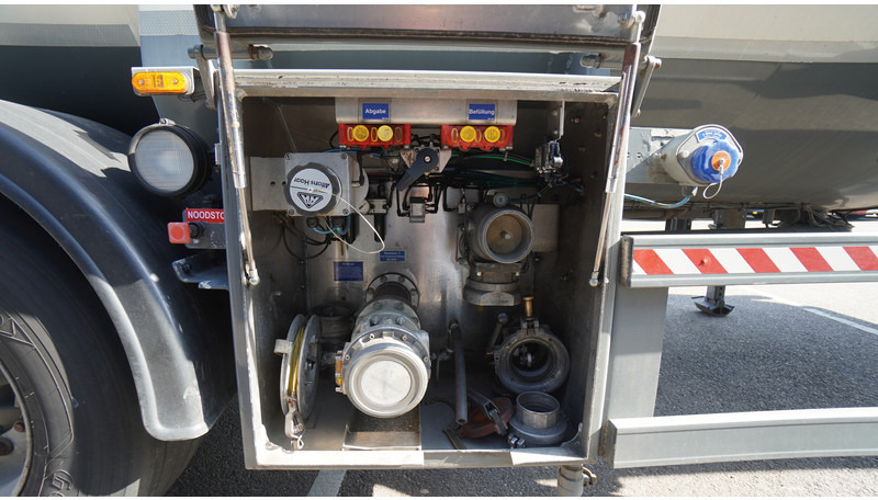 Schrader 3 AXLE ADR CHEMIE TANK TRAILER 40.000LTR - Полуприколка цистерна: слика 5 Schrader 3 AXLE ADR CHEMIE TANK TRAILER 40.000LTR - Полуприколка цистерна: слика 5