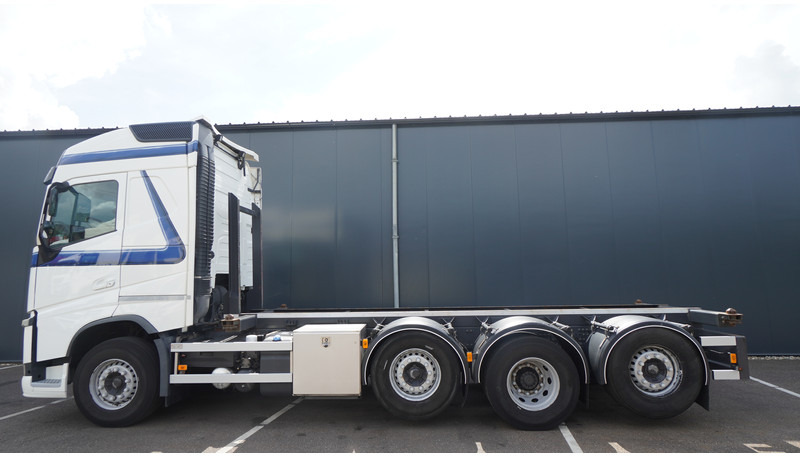 Volvo FH 460 8X2 20 FT CONTAINER TRANSPORT TRUCK - Транспортер на контејнер/ Камион со променливо тело: слика 1 Volvo FH 460 8X2 20 FT CONTAINER TRANSPORT TRUCK - Транспортер на контејнер/ Камион со променливо тело: слика 1