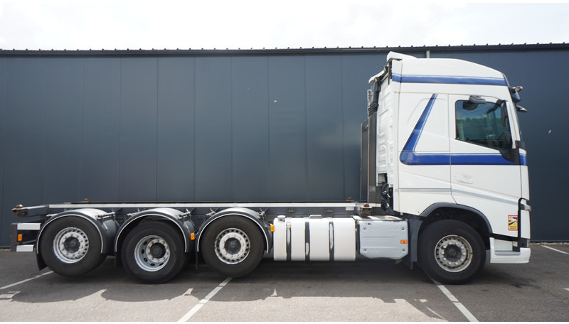 Volvo FH 460 8X2 20 FT CONTAINER TRANSPORT TRUCK - Транспортер на контејнер/ Камион со променливо тело: слика 2 Volvo FH 460 8X2 20 FT CONTAINER TRANSPORT TRUCK - Транспортер на контејнер/ Камион со променливо тело: слика 2
