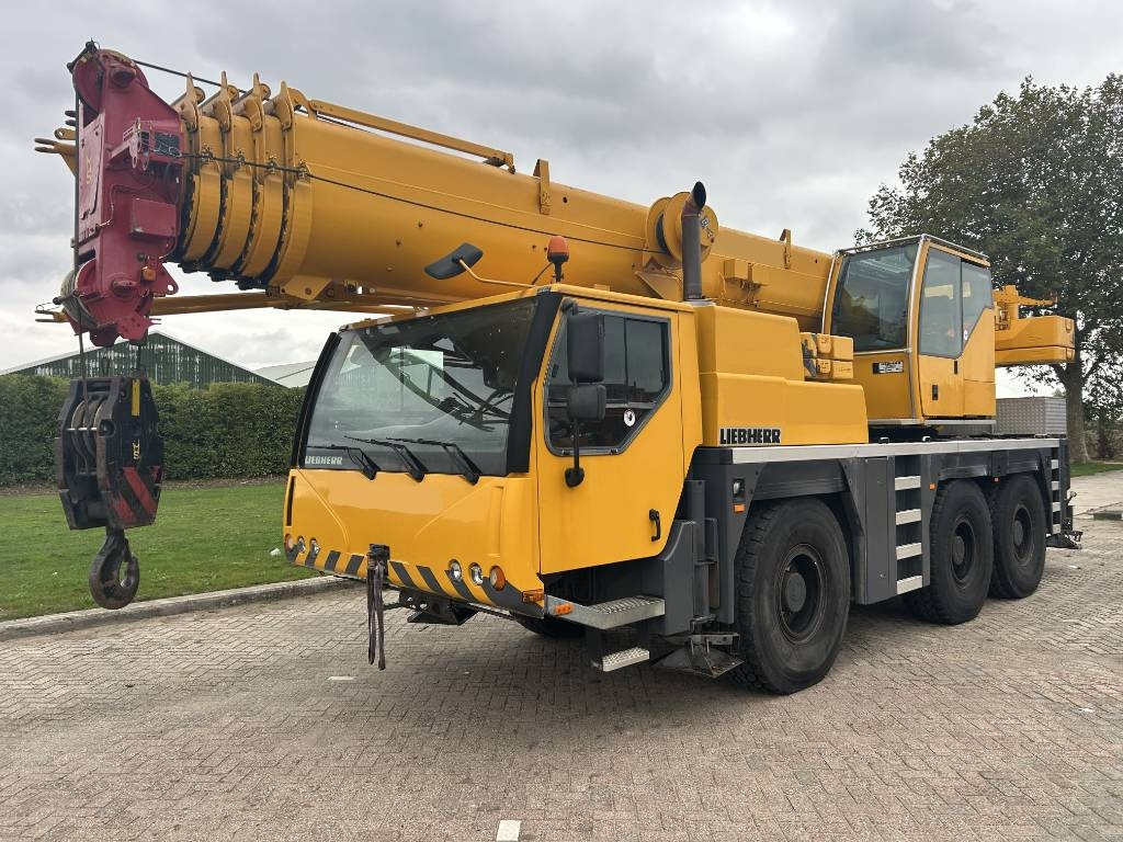 Liebherr LTM 1055-3.1  - Кран за секакви терени: слика 1 Liebherr LTM 1055-3.1  - Кран за секакви терени: слика 1