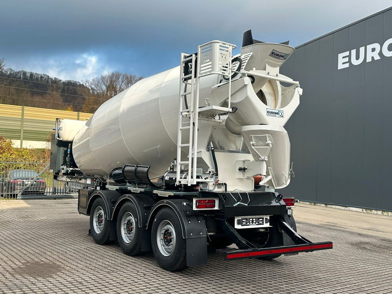 EUROMIX MTP - 12m³ Betonmischer-Auflieger - Камион миксер за бетон: слика 5 EUROMIX MTP - 12m³ Betonmischer-Auflieger - Камион миксер за бетон: слика 5