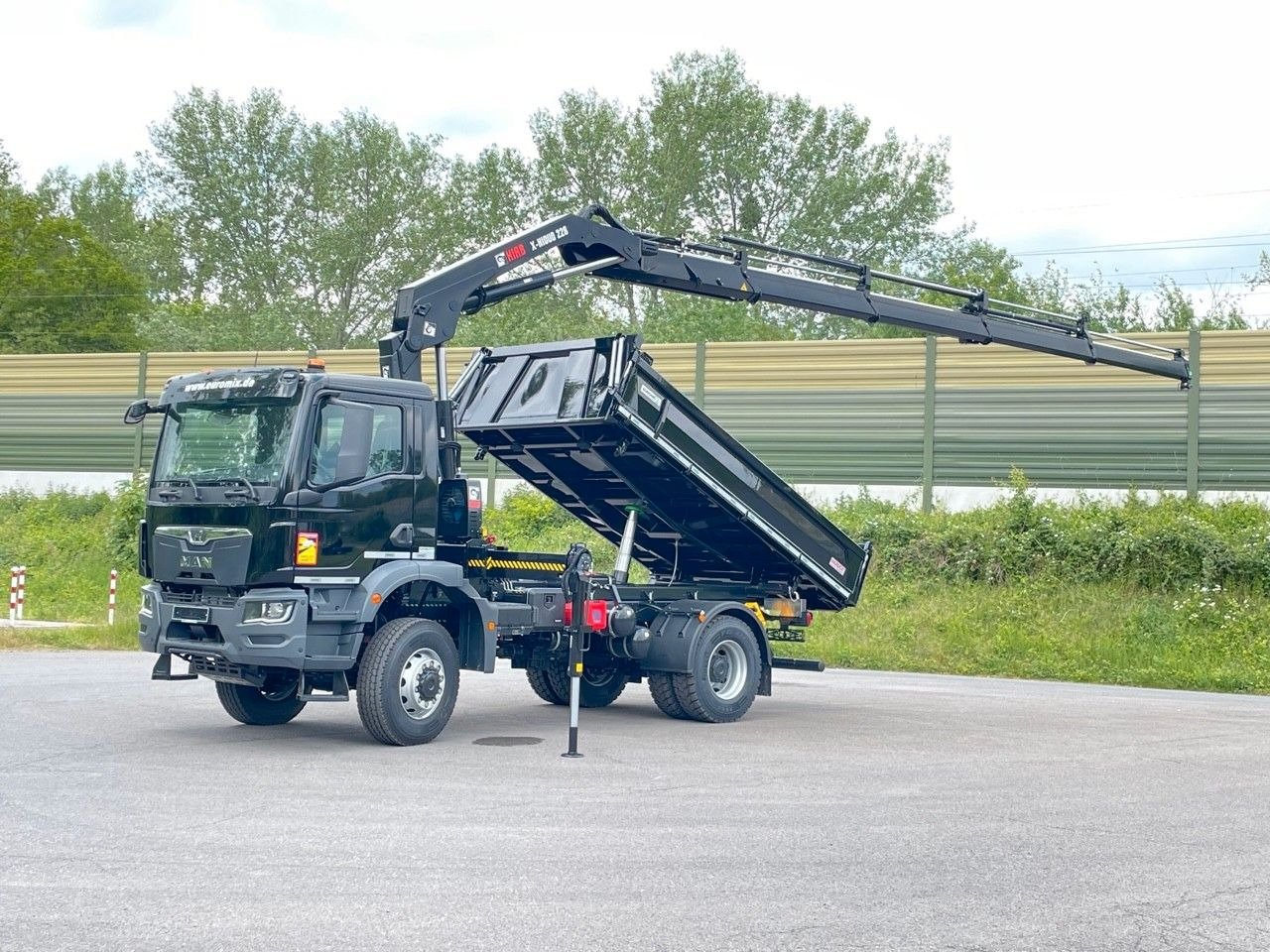 MAN TGM 18.320 4x4 Euro6e Hiab X Hiduo 228-4 - Кипер, Камион со кран: слика 1 MAN TGM 18.320 4x4 Euro6e Hiab X Hiduo 228-4 - Кипер, Камион со кран: слика 1