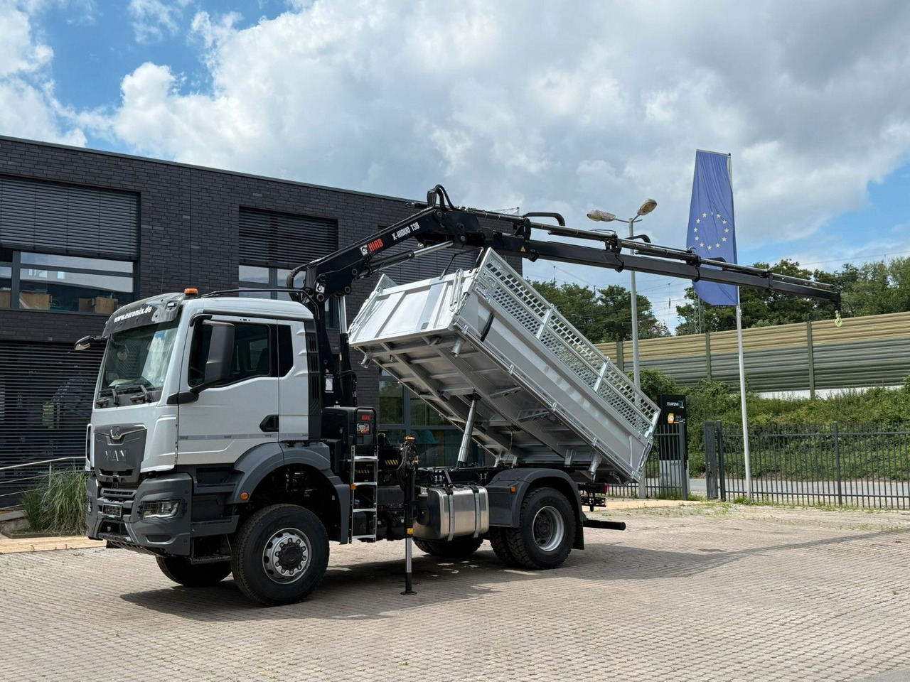 MAN TGS 18.400 TG3 4x4 Euro6e Hiab X-HiDuo 138DS-4 - Кипер, Камион со кран: слика 3 MAN TGS 18.400 TG3 4x4 Euro6e Hiab X-HiDuo 138DS-4 - Кипер, Камион со кран: слика 3