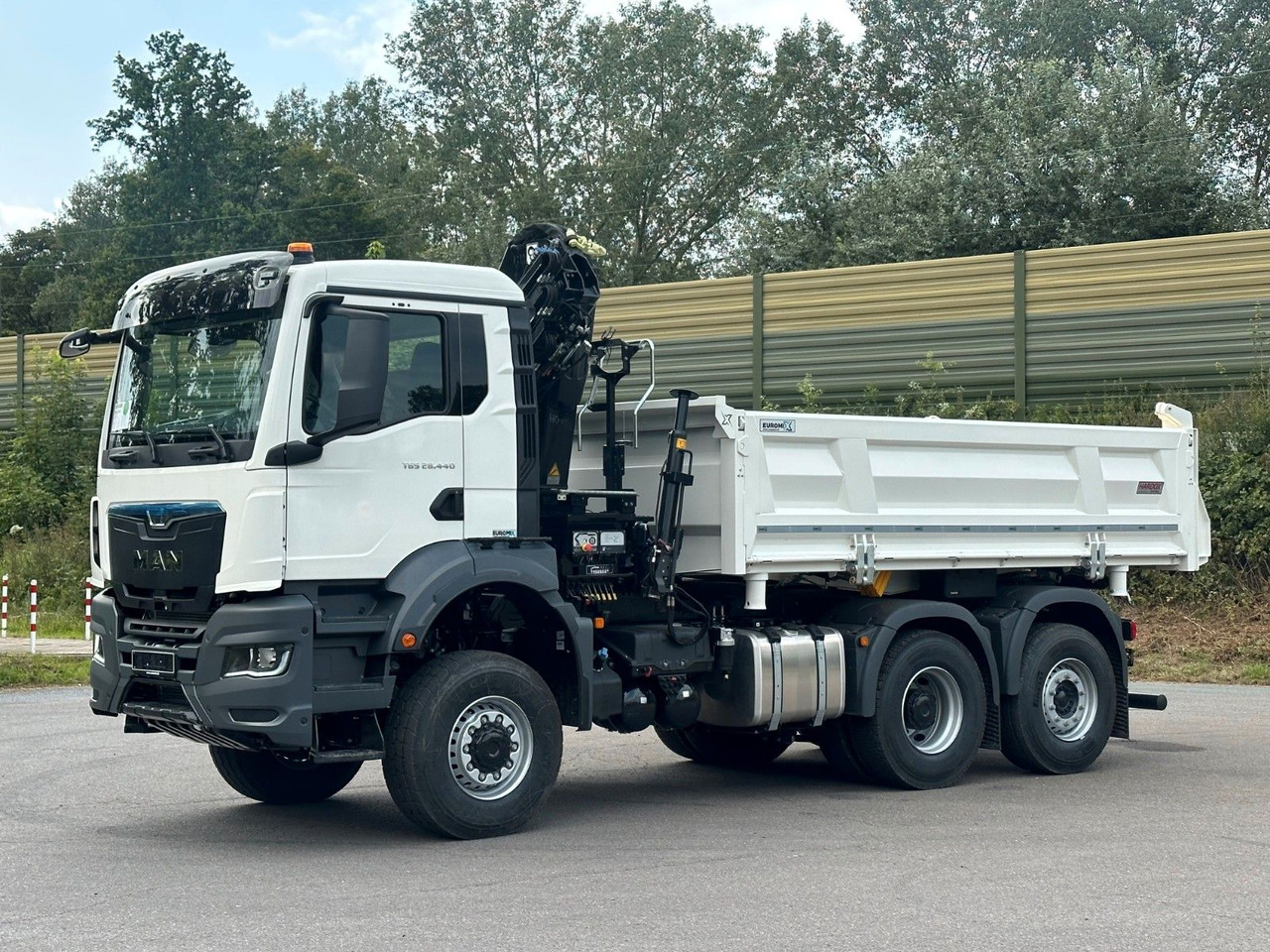MAN TGS 28.440 6x4-4/3-Seiten- Kipper / Hiab 138-3 - Кипер, Камион со кран: слика 3 MAN TGS 28.440 6x4-4/3-Seiten- Kipper / Hiab 138-3 - Кипер, Камион со кран: слика 3