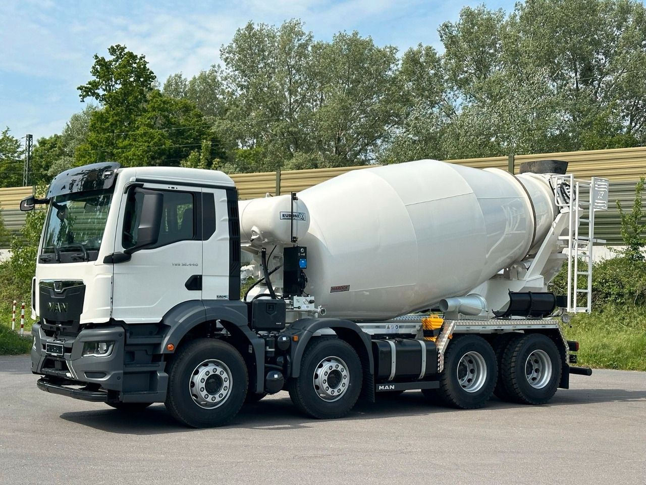 MAN TGS 32.440 8x4 / Euromix MTP EM 9 L - Камион миксер за бетон: слика 3 MAN TGS 32.440 8x4 / Euromix MTP EM 9 L - Камион миксер за бетон: слика 3