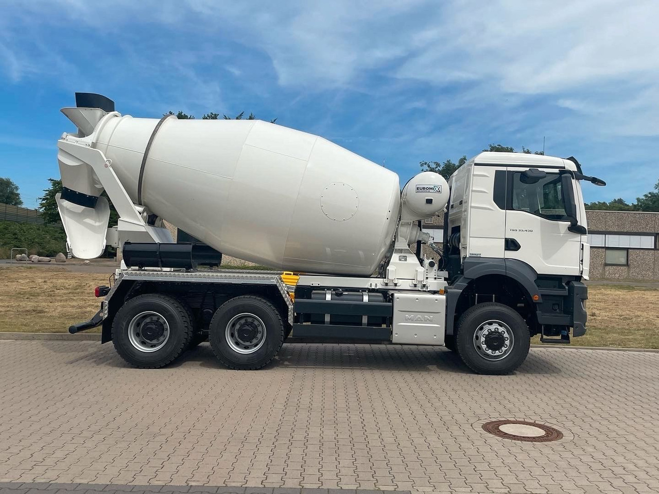 Лизинг на  MAN TGS 33.440 6X4 / 6X6 /Euro6e EuromiX EM 8 MAN TGS 33.440 6X4 / 6X6 /Euro6e EuromiX EM 8: слика 6