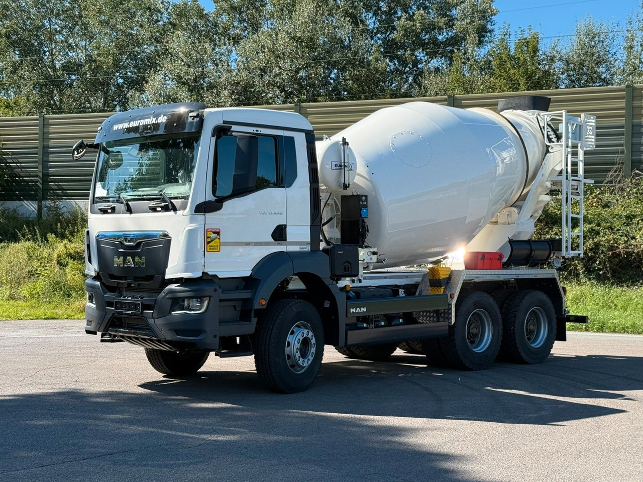 MAN TGS 33.440 / 6X4 Euro6e Euromix MTP EM 7 L - Камион миксер за бетон: слика 2 MAN TGS 33.440 / 6X4 Euro6e Euromix MTP EM 7 L - Камион миксер за бетон: слика 2