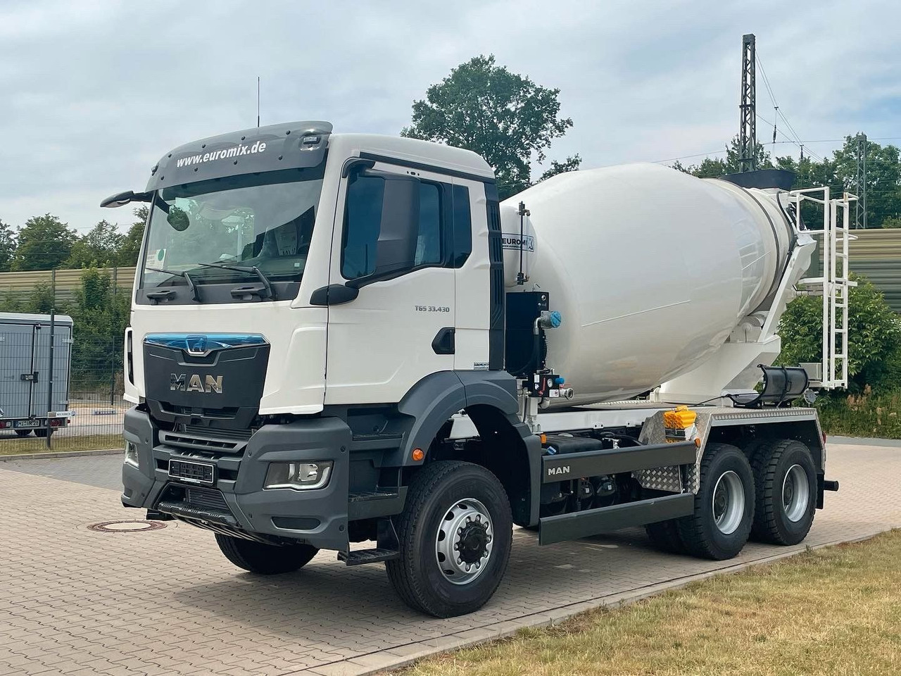MAN TGS 33.440 / 6X6 Euro6e Euromix MTP EM 7 L - Камион миксер за бетон: слика 2 MAN TGS 33.440 / 6X6 Euro6e Euromix MTP EM 7 L - Камион миксер за бетон: слика 2