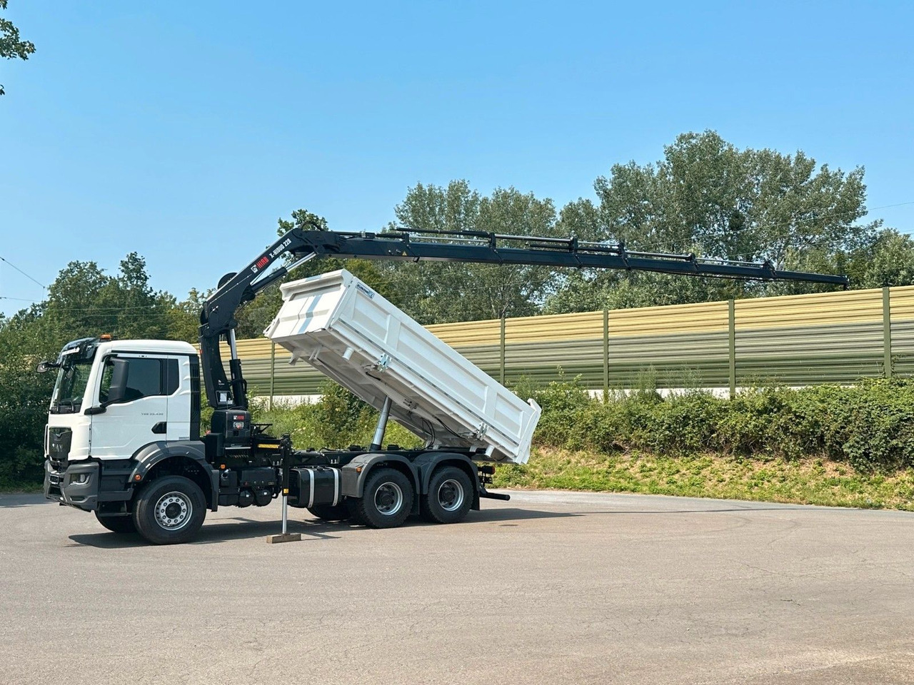 MAN TGS 33.440 6x4 /3-Seiten- Kipper / HIAB 228-6 - Кипер, Камион со кран: слика 4 MAN TGS 33.440 6x4 /3-Seiten- Kipper / HIAB 228-6 - Кипер, Камион со кран: слика 4