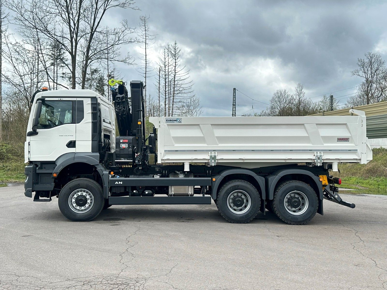 MAN TGS 33.440 6x6 /3-Seiten- Kipper / HIAB 228-4 - Кипер, Камион со кран: слика 4 MAN TGS 33.440 6x6 /3-Seiten- Kipper / HIAB 228-4 - Кипер, Камион со кран: слика 4