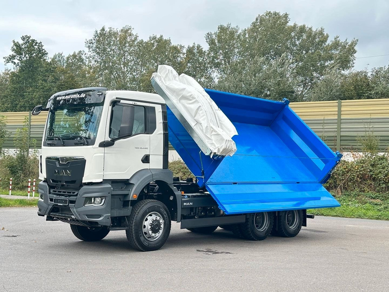 MAN TGS 33.440 6x6 /Euro6 3-Seiten-Kipper EuromixMTP MAN TGS 33.440 6x6 /Euro6 3-Seiten-Kipper EuromixMTP - Кипер: слика 3 MAN TGS 33.440 6x6 /Euro6 3-Seiten-Kipper EuromixMTP MAN TGS 33.440 6x6 /Euro6 3-Seiten-Kipper EuromixMTP - Кипер: слика 3