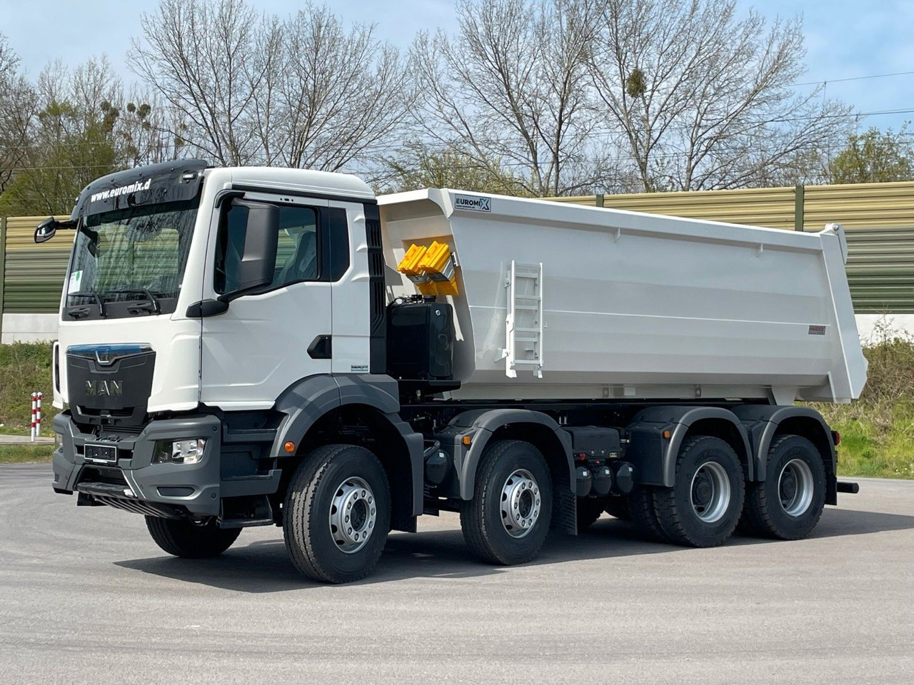 MAN TGS 41.400 8x4 / EUROMIX MTP 20m³/ EURO2 Kipper - Кипер: слика 3 MAN TGS 41.400 8x4 / EUROMIX MTP 20m³/ EURO2 Kipper - Кипер: слика 3