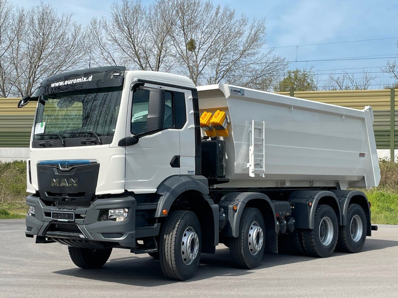 MAN TGS 41.400 8x4 / EUROMIX MTP 20m³/ EURO2 Kipper - Кипер: слика 2 MAN TGS 41.400 8x4 / EUROMIX MTP 20m³/ EURO2 Kipper - Кипер: слика 2