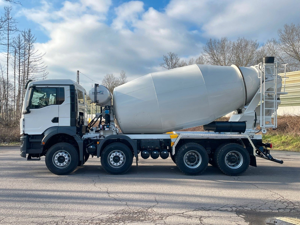 MAN TGS 41.400 8x4 / EuromixMTP EM 10m³ R / EURO 2 - Камион миксер за бетон: слика 4 MAN TGS 41.400 8x4 / EuromixMTP EM 10m³ R / EURO 2 - Камион миксер за бетон: слика 4