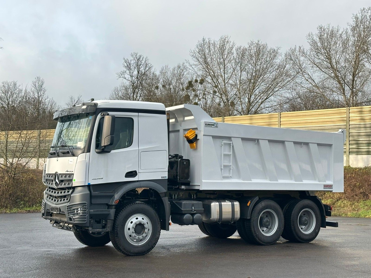 Mercedes-Benz 4048 6X4 Arcos 5 EuromixMTP Dumper Kipper - Кипер: слика 4 Mercedes-Benz 4048 6X4 Arcos 5 EuromixMTP Dumper Kipper - Кипер: слика 4