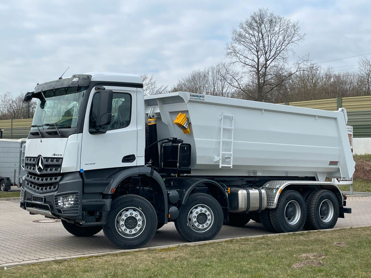 Mercedes-Benz 4142 8X4 Mulden- Kipper - EuromixMTP - Кипер: слика 3 Mercedes-Benz 4142 8X4 Mulden- Kipper - EuromixMTP - Кипер: слика 3