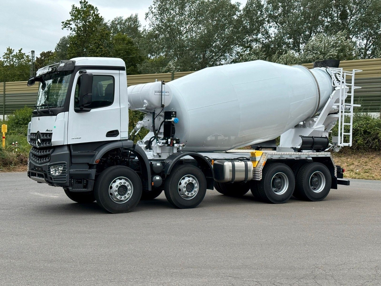 Mercedes-Benz AROCS 5 4142 B 8X4 Euro 3 EuromixMTP EM 10 - Камион миксер за бетон: слика 3 Mercedes-Benz AROCS 5 4142 B 8X4 Euro 3 EuromixMTP EM 10 - Камион миксер за бетон: слика 3