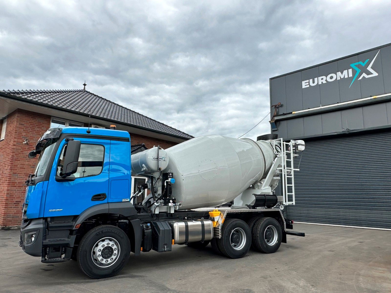 Mercedes-Benz Arocs 5 2636, 6x4 EURO 6e EuromixMTP EM 7 L Mercedes-Benz Arocs 5 2636, 6x4 EURO 6e EuromixMTP EM 7 L - Камион миксер за бетон: слика 5 Mercedes-Benz Arocs 5 2636, 6x4 EURO 6e EuromixMTP EM 7 L Mercedes-Benz Arocs 5 2636, 6x4 EURO 6e EuromixMTP EM 7 L - Камион миксер за бетон: слика 5