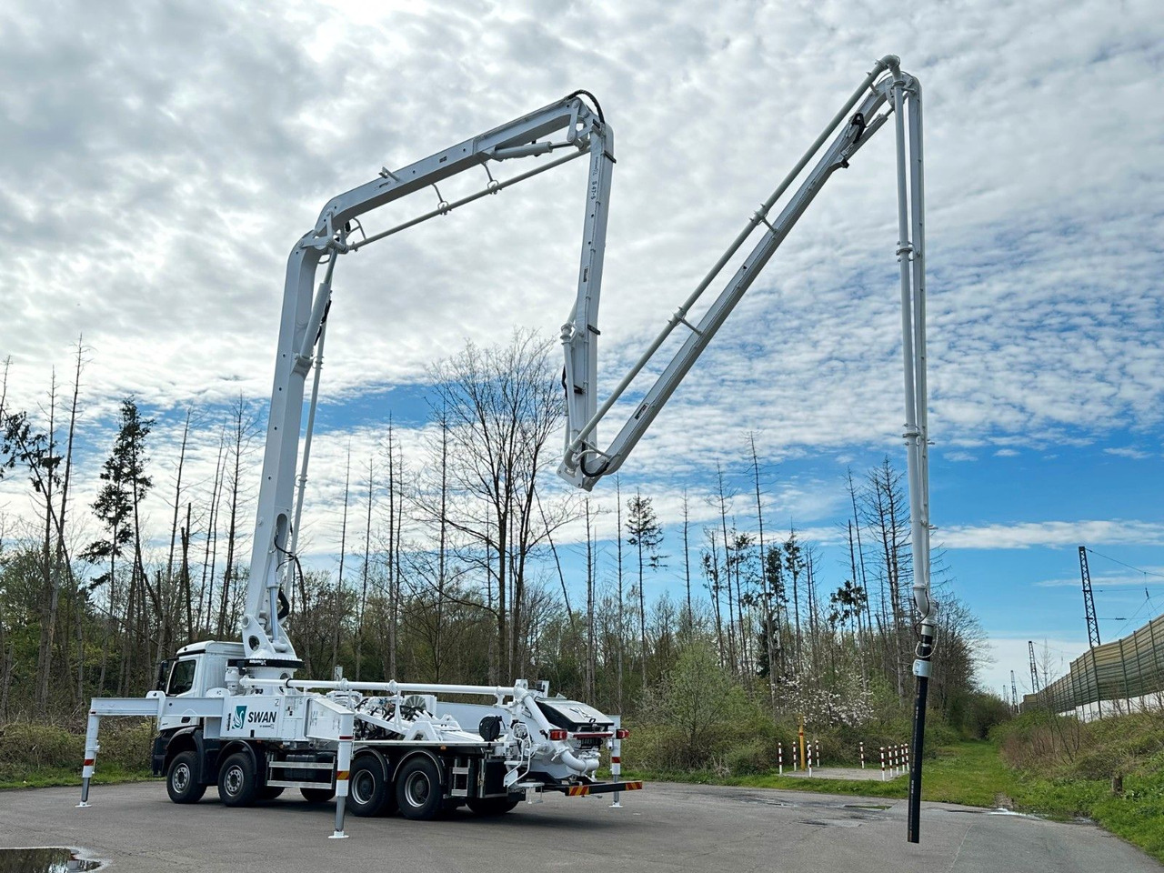 Mercedes-Benz Arocs 5 4542 8x4 SWAN TSP 47-5 160RZ ( 47m ) - Камион со бетонска пумпа: слика 4 Mercedes-Benz Arocs 5 4542 8x4 SWAN TSP 47-5 160RZ ( 47m ) - Камион со бетонска пумпа: слика 4