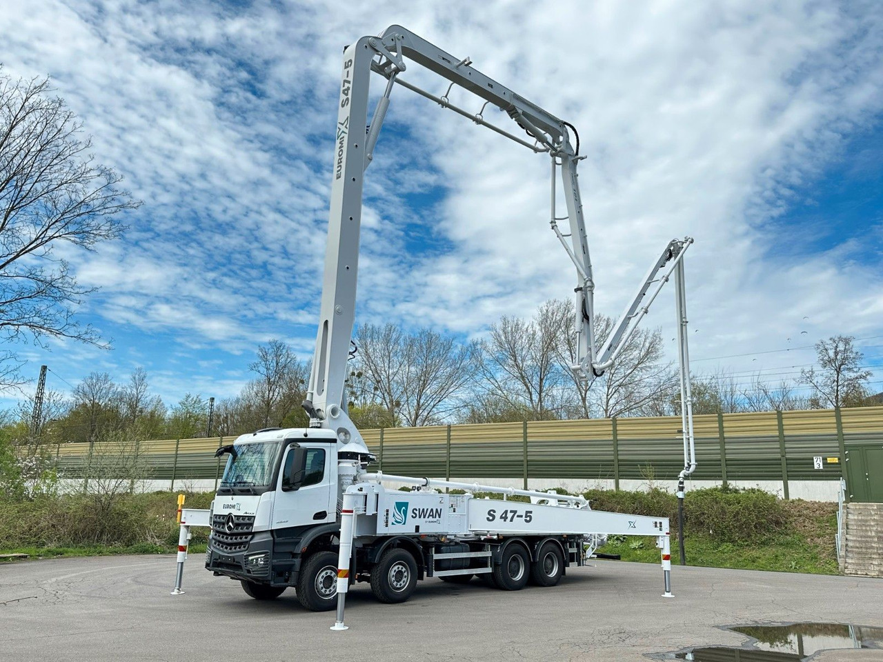 Mercedes-Benz Arocs 5 4542 8x4 SWAN TSP 47-5 160RZ ( 47m ) - Камион со бетонска пумпа: слика 2 Mercedes-Benz Arocs 5 4542 8x4 SWAN TSP 47-5 160RZ ( 47m ) - Камион со бетонска пумпа: слика 2