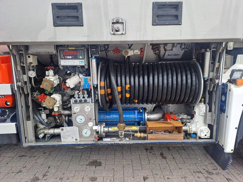 MAN TGS 2011. 6x4 -24000 L Gas tank truck -Gas, Gaz, LPG, GPL, Propane, Butane tank, Gastank ID 2.165 Rootselaar, flowmeter, Sihi pump - Камион цистерна: слика 4 MAN TGS 2011. 6x4 -24000 L Gas tank truck -Gas, Gaz, LPG, GPL, Propane, Butane tank, Gastank ID 2.165 Rootselaar, flowmeter, Sihi pump - Камион цистерна: слика 4