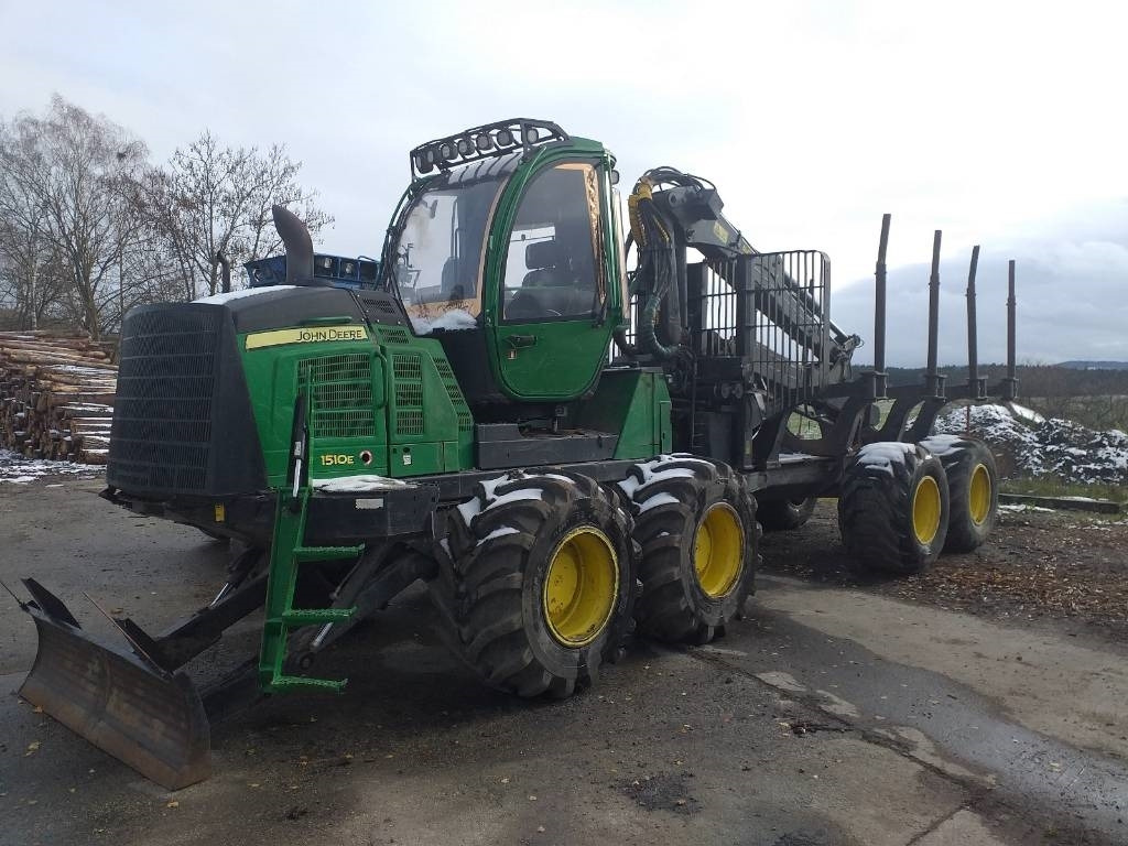John Deere 1510 E - Пренесувач на стебла: слика 1 John Deere 1510 E - Пренесувач на стебла: слика 1