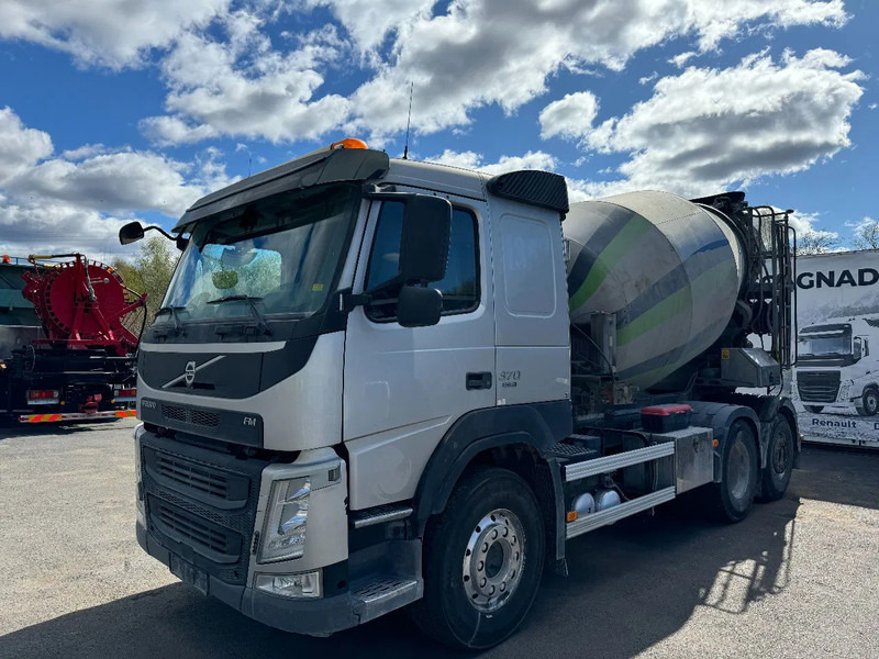 Volvo FM 370 6x2*4, 8m3 Mixer with Hyrdaulic slide, 2016 - Камион миксер за бетон: слика 3 Volvo FM 370 6x2*4, 8m3 Mixer with Hyrdaulic slide, 2016 - Камион миксер за бетон: слика 3