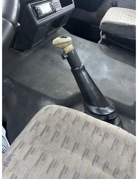 Камион со кука за подигање MAN 33.403 **BELGIAN TRUCK-FULL STEEL-MANUAL PUMP**: слика 20 Камион со кука за подигање MAN 33.403 **BELGIAN TRUCK-FULL STEEL-MANUAL PUMP**: слика 20
