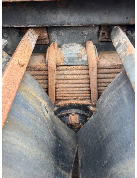 Камион со кука за подигање MAN 33.403 **BELGIAN TRUCK-FULL STEEL-MANUAL PUMP**: слика 6 Камион со кука за подигање MAN 33.403 **BELGIAN TRUCK-FULL STEEL-MANUAL PUMP**: слика 6