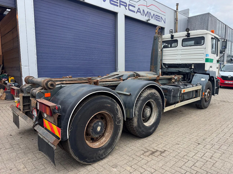 Камион со кука за подигање MAN 33.403 **BELGIAN TRUCK-FULL STEEL-MANUAL PUMP**: слика 9 Камион со кука за подигање MAN 33.403 **BELGIAN TRUCK-FULL STEEL-MANUAL PUMP**: слика 9