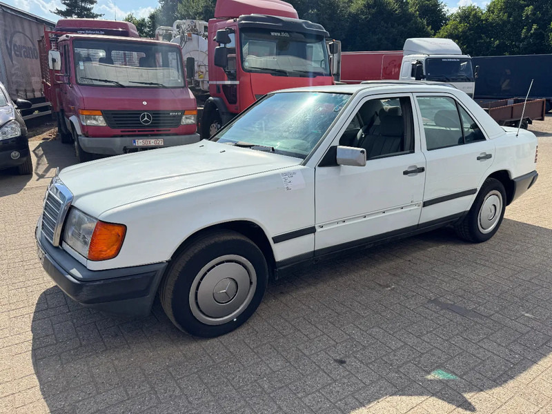 Mercedes-Benz 200-serie **W124-250D** - Седан: слика 1 Mercedes-Benz 200-serie **W124-250D** - Седан: слика 1