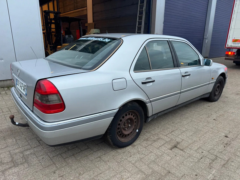 Mercedes-Benz C-Klasse **C250 DIESEL-AIRCO-VOITURE FRANCAIS-FRENCH CAR** - Седан: слика 4 Mercedes-Benz C-Klasse **C250 DIESEL-AIRCO-VOITURE FRANCAIS-FRENCH CAR** - Седан: слика 4