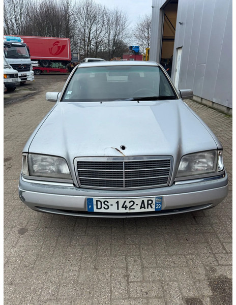 Mercedes-Benz C-Klasse **C250 DIESEL-AIRCO-VOITURE FRANCAIS-FRENCH CAR** - Седан: слика 2 Mercedes-Benz C-Klasse **C250 DIESEL-AIRCO-VOITURE FRANCAIS-FRENCH CAR** - Седан: слика 2