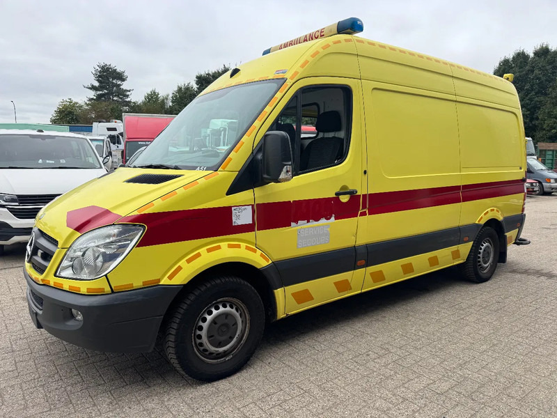 Mercedes-Benz Sprinter 316 **AMBULANCE-AIRCO-EURO 5** - Амбулантно возило: слика 1 Mercedes-Benz Sprinter 316 **AMBULANCE-AIRCO-EURO 5** - Амбулантно возило: слика 1