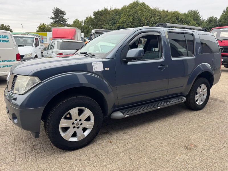 Nissan Pathfinder **2,5D-AIRCO-BELGIAN CAR** - Автомобил: слика 1 Nissan Pathfinder **2,5D-AIRCO-BELGIAN CAR** - Автомобил: слика 1