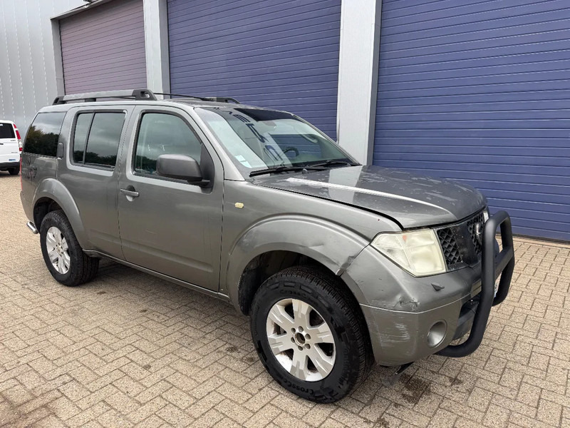 Nissan Pathfinder **AIRCO-EURO 3-7 SEATS** - Автомобил: слика 1 Nissan Pathfinder **AIRCO-EURO 3-7 SEATS** - Автомобил: слика 1