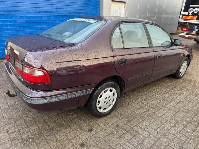 Toyota Carina E **2.0 PETROL-ESSENCE** - Седан: слика 4 Toyota Carina E **2.0 PETROL-ESSENCE** - Седан: слика 4