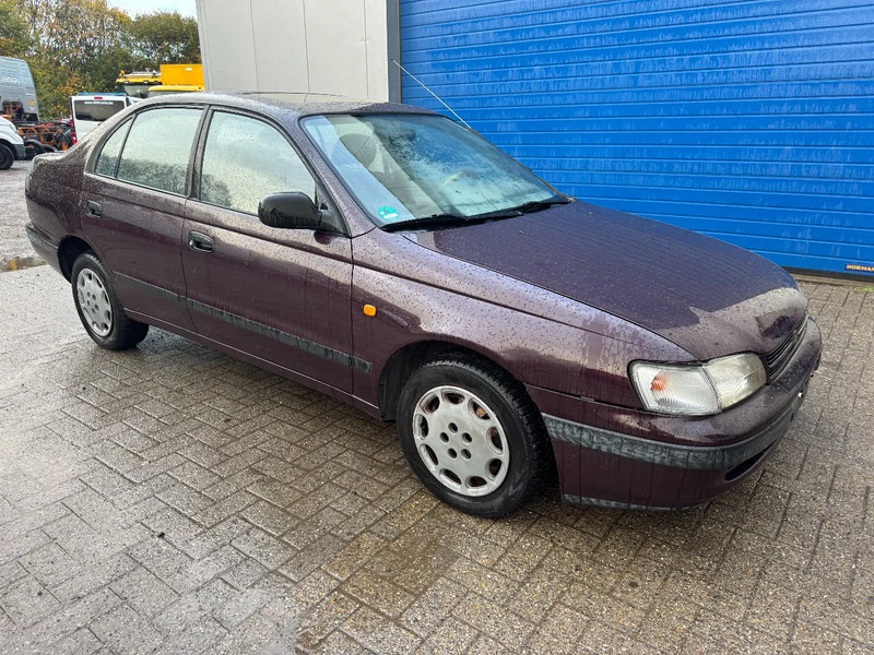 Toyota Carina E **2.0 PETROL-ESSENCE** - Седан: слика 1 Toyota Carina E **2.0 PETROL-ESSENCE** - Седан: слика 1